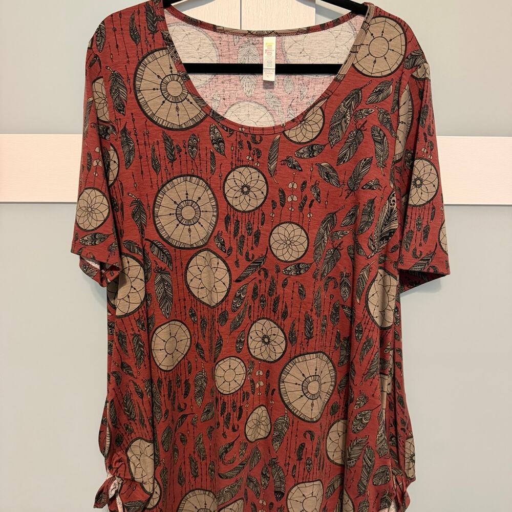 LuLaRoe Perfect T XL Dreamcatcher Feather Print Short Sleeve Top Rust Brown NWOT